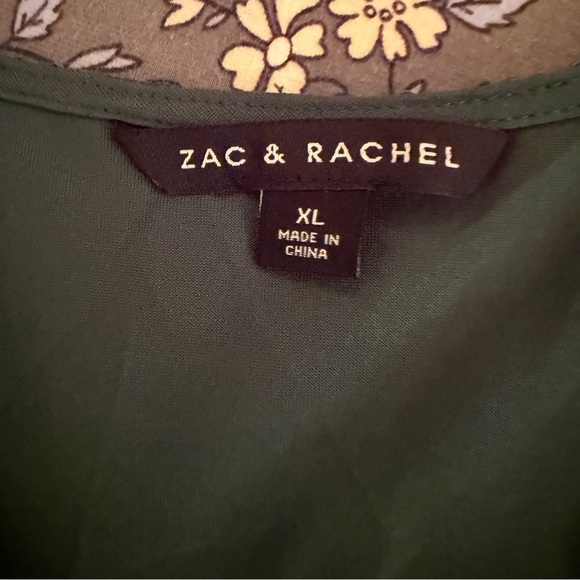 Zac & Rachel Emerald Green Floral Lace V-Neck Blouse - sz XL - Picture 9 of 9